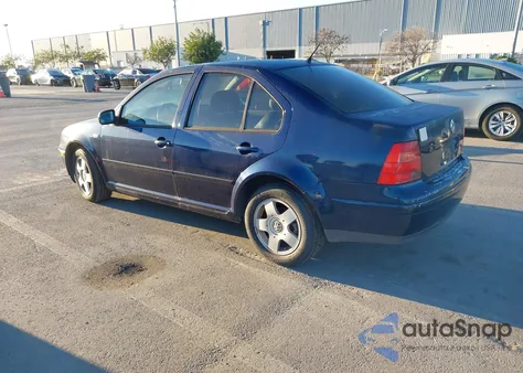 2001 Volkswagen Jetta Gls z USA, uszkodzony, nr VIN 3VWST29MX1M018681